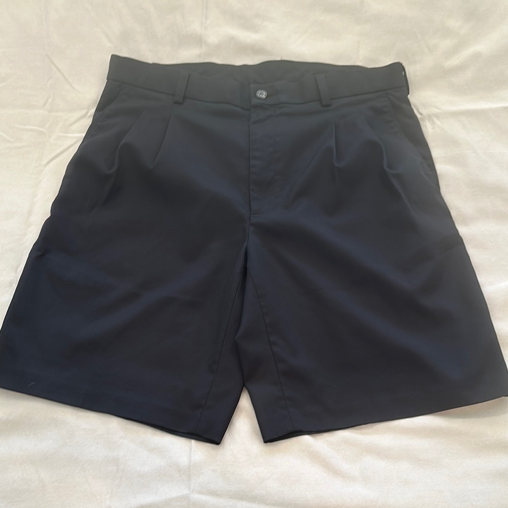 Oxford Black Hybrids Shorts with Pleats and Smooth Waistband